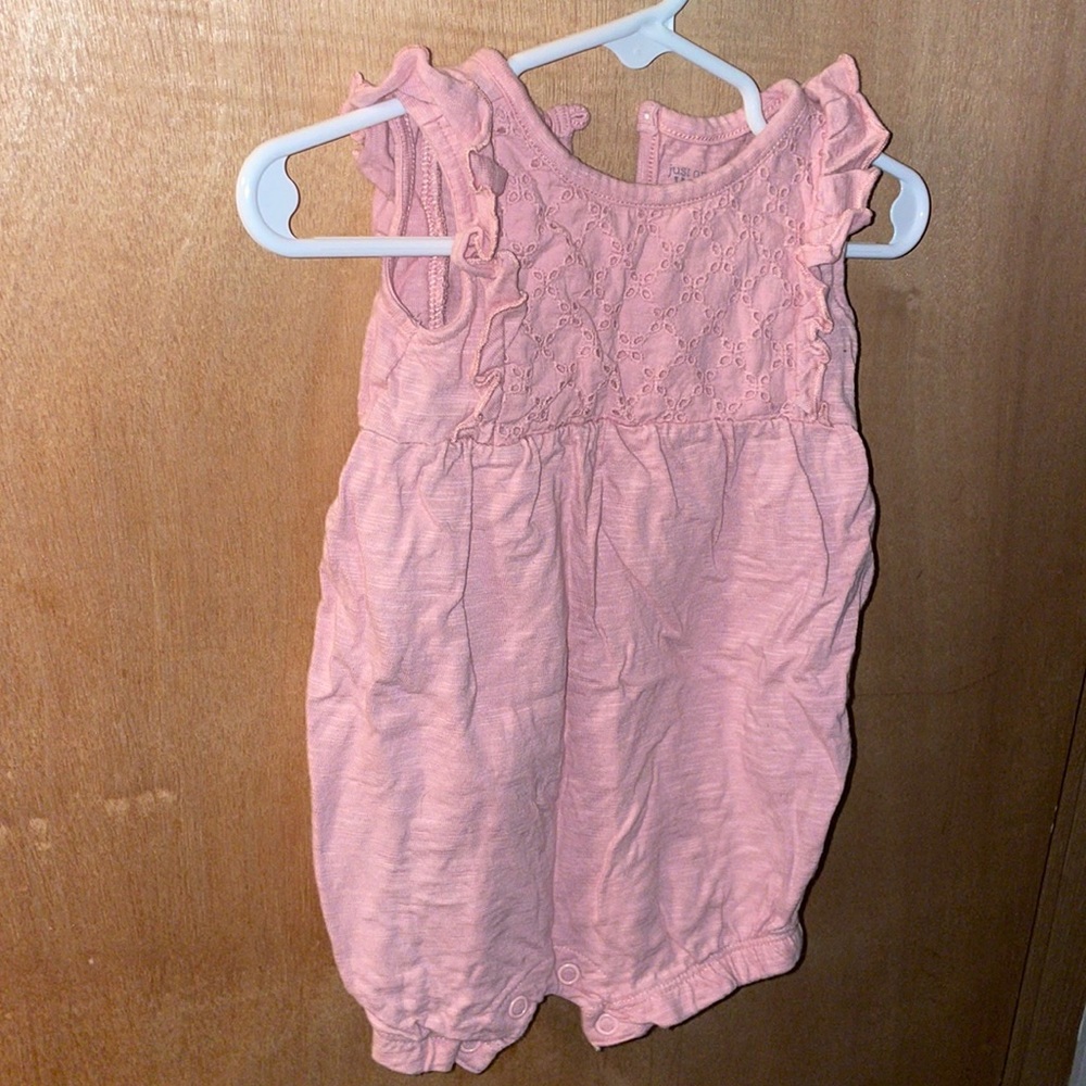 Carter’s size 6 months pink jumper